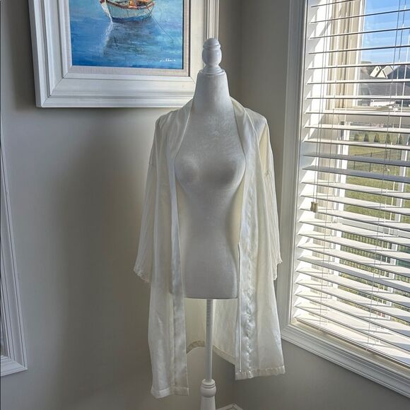 Vintage Other - Vintage Intimo Amore Wedding Sheer Sleeve Eyelet White Satin Robe